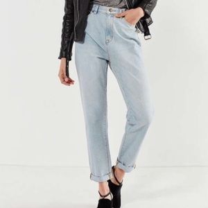 NWOT BDG Mom Jeans